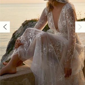 BHLDN/ANTHRO WEDDINGS NWT WEDDING DRESS - deep V, long sleeve, lace